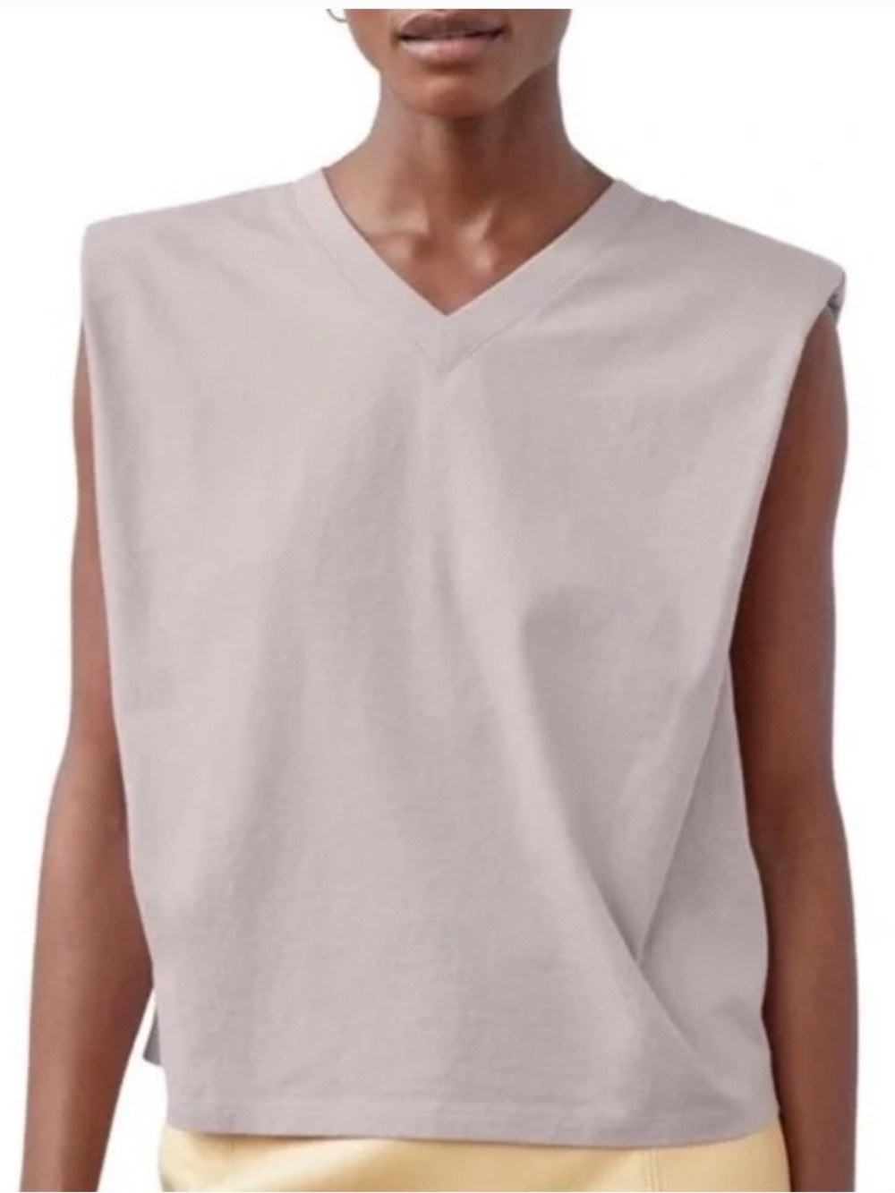 Aritzia Babaton Sleeveless V-Neck Top in Light Lavender Shoulder pads size Small